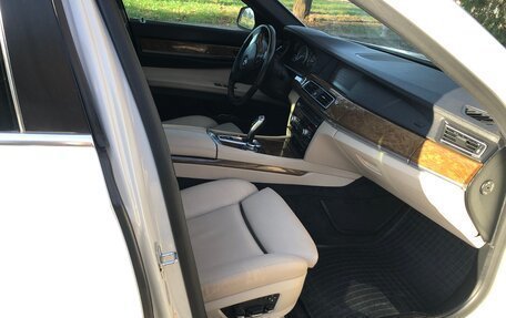 BMW 7 серия, 2010 год, 2 400 000 рублей, 33 фотография