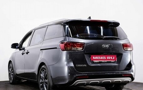 KIA Carnival III, 2017 год, 2 490 000 рублей, 4 фотография