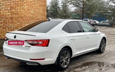 Skoda Superb III рестайлинг, 2018 год, 2 800 000 рублей, 3 фотография