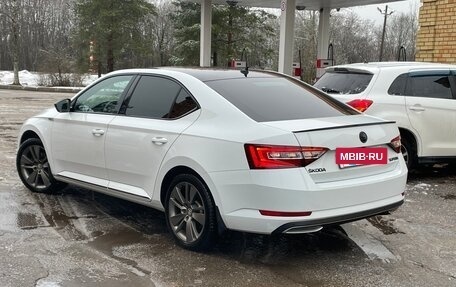 Skoda Superb III рестайлинг, 2018 год, 2 800 000 рублей, 4 фотография