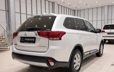 Mitsubishi Outlander III рестайлинг 3, 2018 год, 2 150 000 рублей, 6 фотография