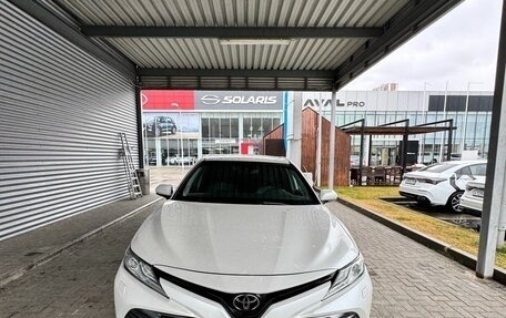 Toyota Camry, 2021 год, 3 200 000 рублей, 6 фотография