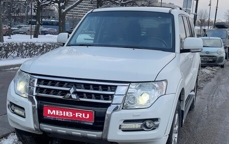 Mitsubishi Pajero IV, 2015 год, 3 090 000 рублей, 1 фотография