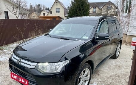 Mitsubishi Outlander III рестайлинг 3, 2012 год, 1 680 000 рублей, 3 фотография