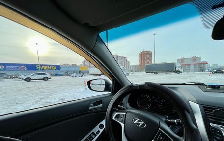 Hyundai Solaris II рестайлинг, 2013 год, 1 000 000 рублей, 28 фотография