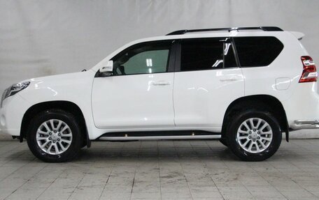 Toyota Land Cruiser Prado 150 рестайлинг 2, 2015 год, 3 950 000 рублей, 2 фотография