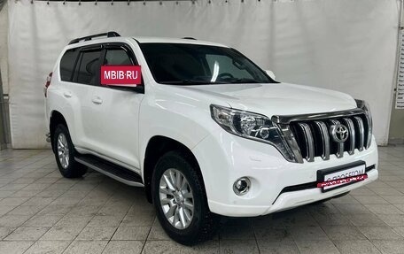 Toyota Land Cruiser Prado 150 рестайлинг 2, 2015 год, 3 950 000 рублей, 4 фотография