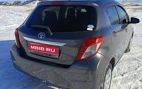 Toyota Vitz, 2011 год, 780 000 рублей, 4 фотография