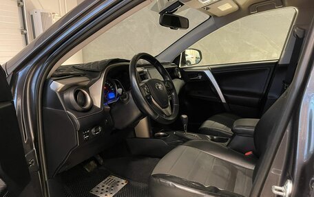 Toyota RAV4, 2015 год, 2 199 000 рублей, 10 фотография