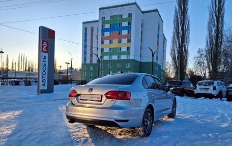 Volkswagen Jetta VI, 2014 год, 1 345 000 рублей, 2 фотография