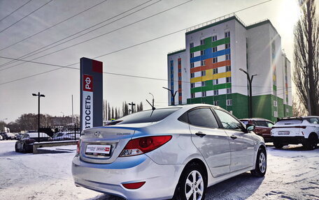 Hyundai Solaris II рестайлинг, 2013 год, 830 000 рублей, 2 фотография