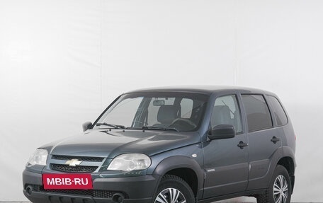 Chevrolet Niva I рестайлинг, 2018 год, 699 000 рублей, 3 фотография