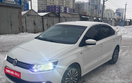 Volkswagen Polo VI (EU Market), 2012 год, 665 000 рублей, 2 фотография