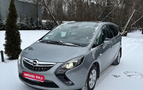 Opel Zafira C рестайлинг, 2013 год, 1 800 000 рублей, 1 фотография