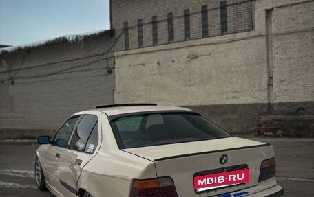 BMW 3 серия, 1993 год, 299 999 рублей, 2 фотография