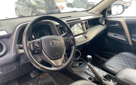 Toyota RAV4, 2018 год, 3 200 000 рублей, 6 фотография