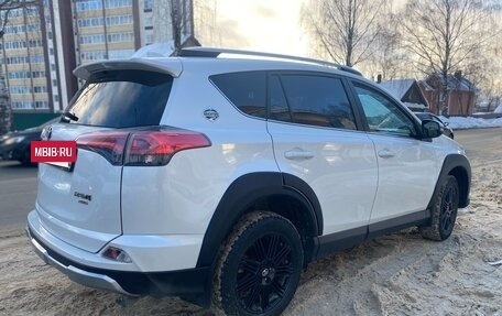 Toyota RAV4, 2018 год, 3 200 000 рублей, 2 фотография