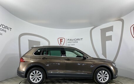 Volkswagen Tiguan II, 2017 год, 2 450 000 рублей, 4 фотография