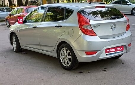 Hyundai Solaris II рестайлинг, 2014 год, 965 000 рублей, 1 фотография