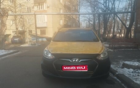 Hyundai Solaris II рестайлинг, 2013 год, 450 000 рублей, 1 фотография