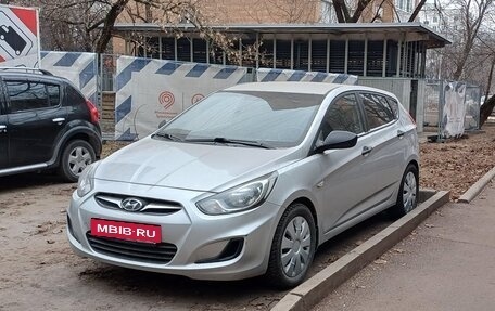 Hyundai Solaris II рестайлинг, 2014 год, 965 000 рублей, 2 фотография