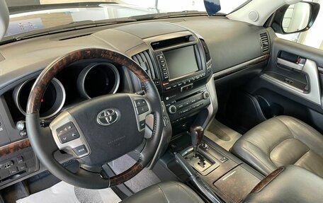 Toyota Land Cruiser 200, 2010 год, 3 649 999 рублей, 11 фотография