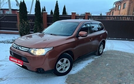 Mitsubishi Outlander III рестайлинг 3, 2012 год, 1 680 000 рублей, 5 фотография