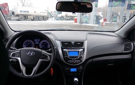 Hyundai Solaris II рестайлинг, 2012 год, 770 000 рублей, 10 фотография