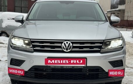 Volkswagen Tiguan II, 2017 год, 2 395 000 рублей, 3 фотография