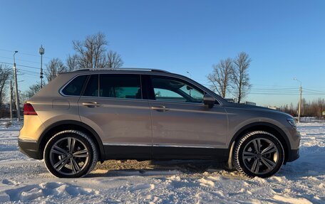 Volkswagen Tiguan II, 2018 год, 2 850 000 рублей, 2 фотография