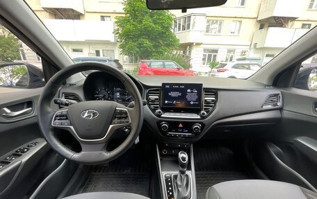 Hyundai Solaris II рестайлинг, 2021 год, 1 730 000 рублей, 10 фотография