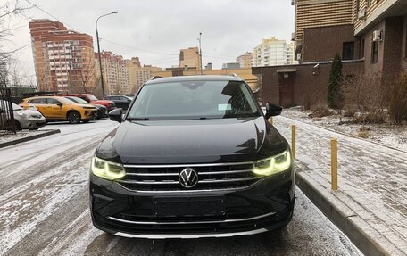 Volkswagen Tiguan II, 2021 год, 3 650 000 рублей, 3 фотография