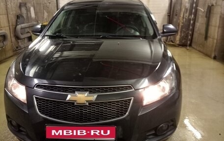 Chevrolet Cruze II, 2010 год, 950 000 рублей, 3 фотография