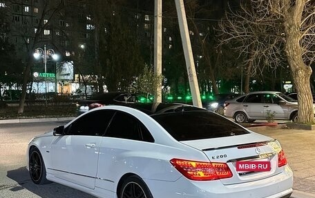 Mercedes-Benz E-Класс, 2011 год, 1 575 000 рублей, 4 фотография