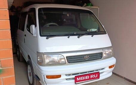 Toyota HiAce H100, 1990 год, 950 000 рублей, 1 фотография