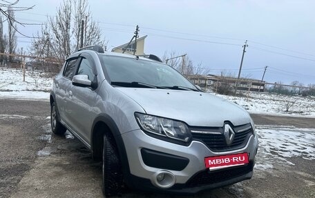 Renault Sandero II рестайлинг, 2015 год, 870 000 рублей, 2 фотография