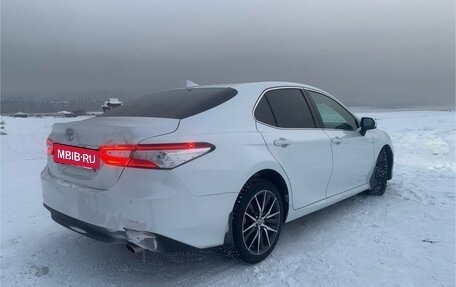 Toyota Camry, 2021 год, 3 490 000 рублей, 3 фотография