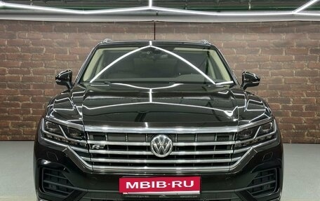 Volkswagen Touareg III, 2019 год, 5 490 000 рублей, 2 фотография