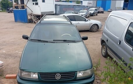 Volkswagen Passat B4, 1995 год, 280 000 рублей, 2 фотография