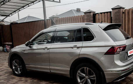 Volkswagen Tiguan II, 2019 год, 3 500 000 рублей, 2 фотография