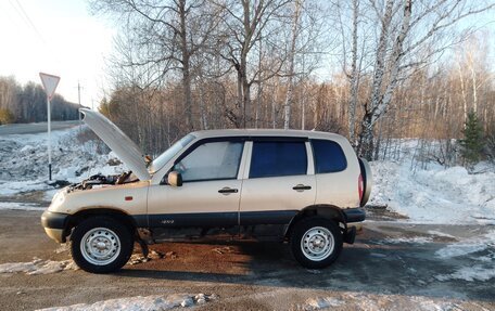 Chevrolet Niva I рестайлинг, 2004 год, 185 000 рублей, 3 фотография