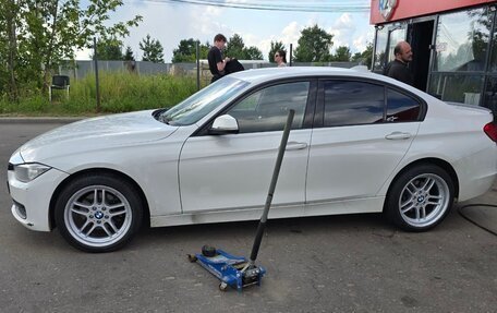 BMW 3 серия, 2012 год, 1 800 000 рублей, 13 фотография