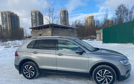 Volkswagen Tiguan II, 2018 год, 2 499 000 рублей, 11 фотография