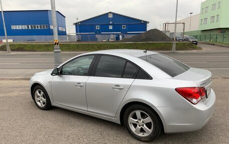 Chevrolet Cruze II, 2010 год, 600 000 рублей, 2 фотография