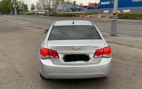 Chevrolet Cruze II, 2010 год, 600 000 рублей, 3 фотография