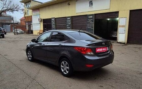 Hyundai Solaris II рестайлинг, 2011 год, 880 000 рублей, 4 фотография