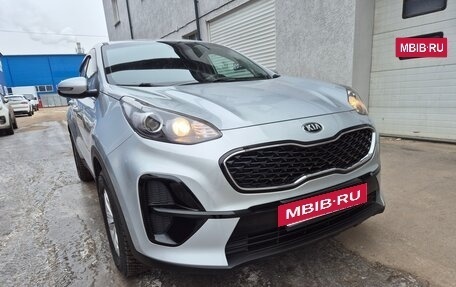 KIA Sportage IV рестайлинг, 2018 год, 2 115 000 рублей, 2 фотография