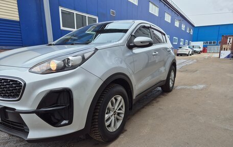 KIA Sportage IV рестайлинг, 2018 год, 2 115 000 рублей, 10 фотография