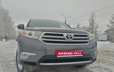 Toyota Highlander III, 2012 год, 2 088 000 рублей, 2 фотография