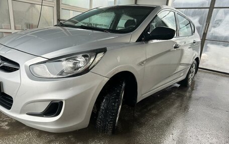 Hyundai Solaris II рестайлинг, 2013 год, 780 000 рублей, 6 фотография